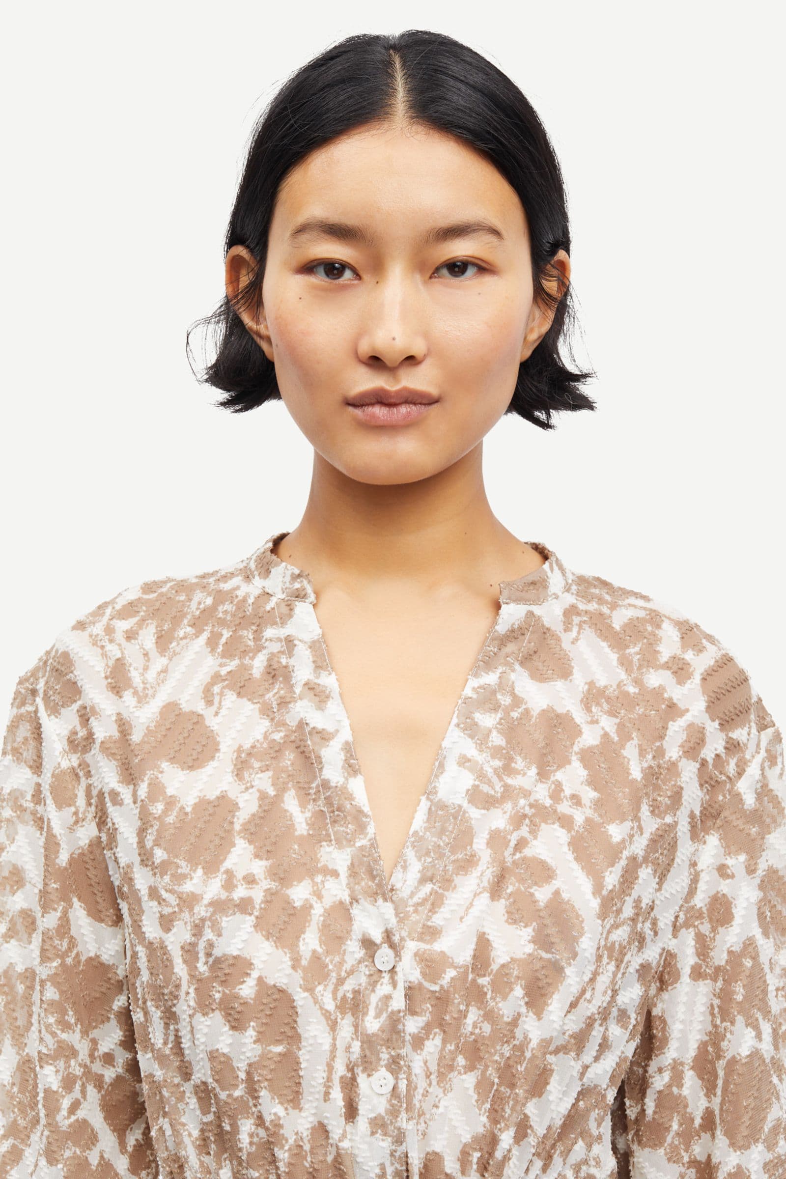 Saamelie blouse 14573 Peony Blur Greige