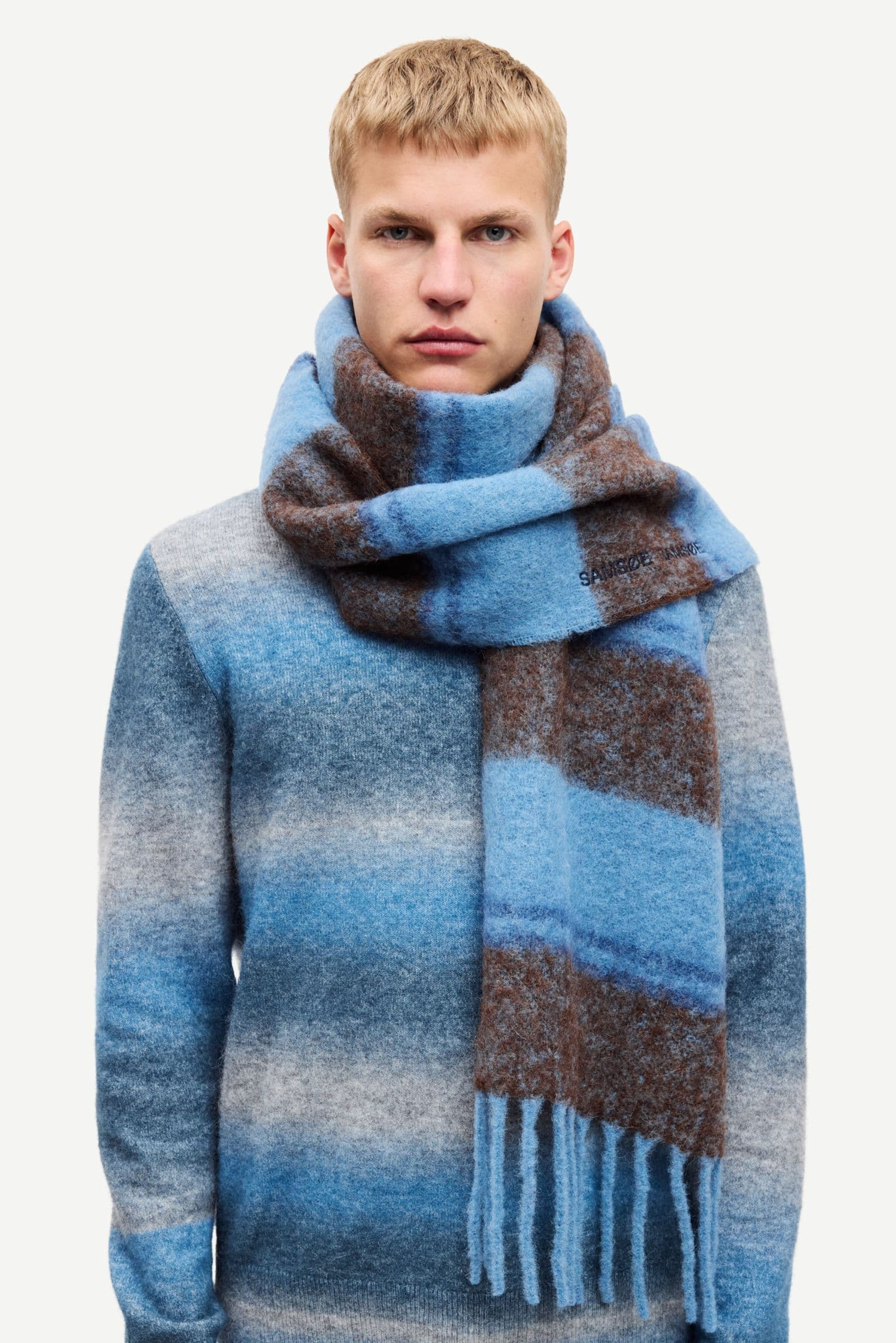 Alex scarf 14856 Stellar st.