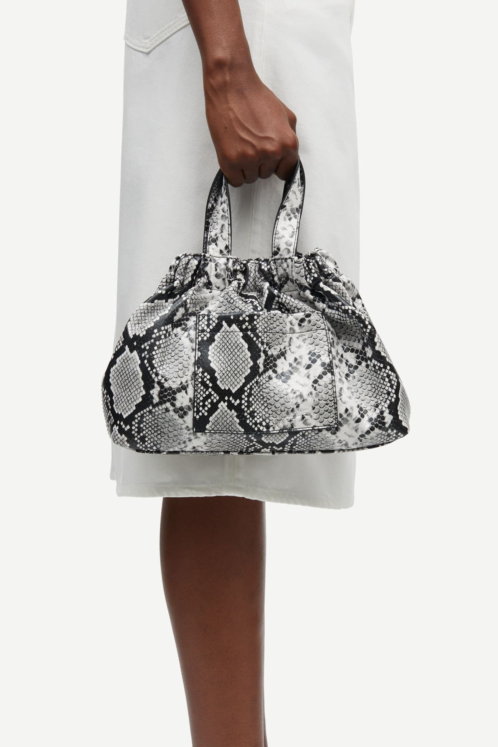 Saemmi midi bag 15684 Black White Snake