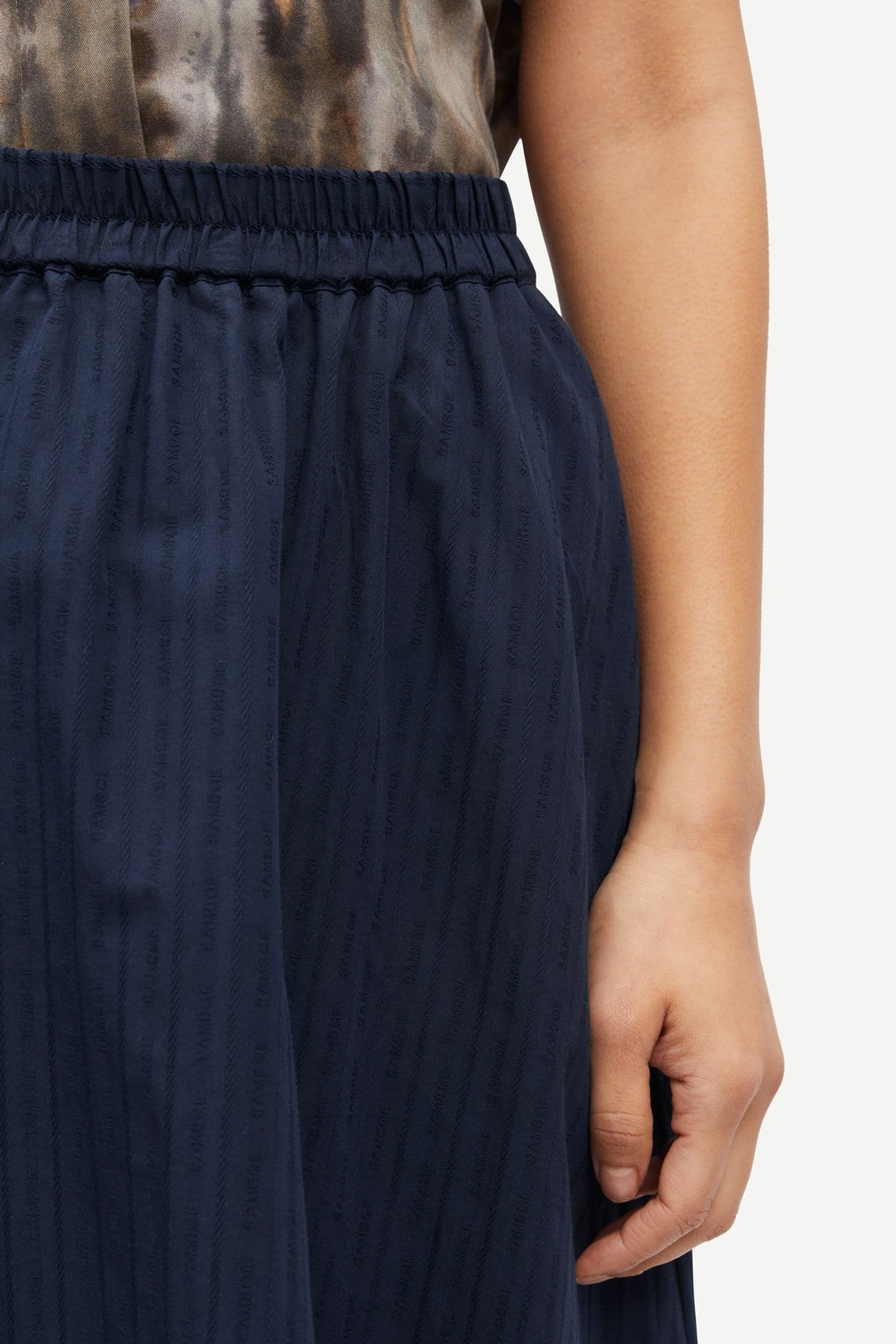Satina skirt 15646 Salute