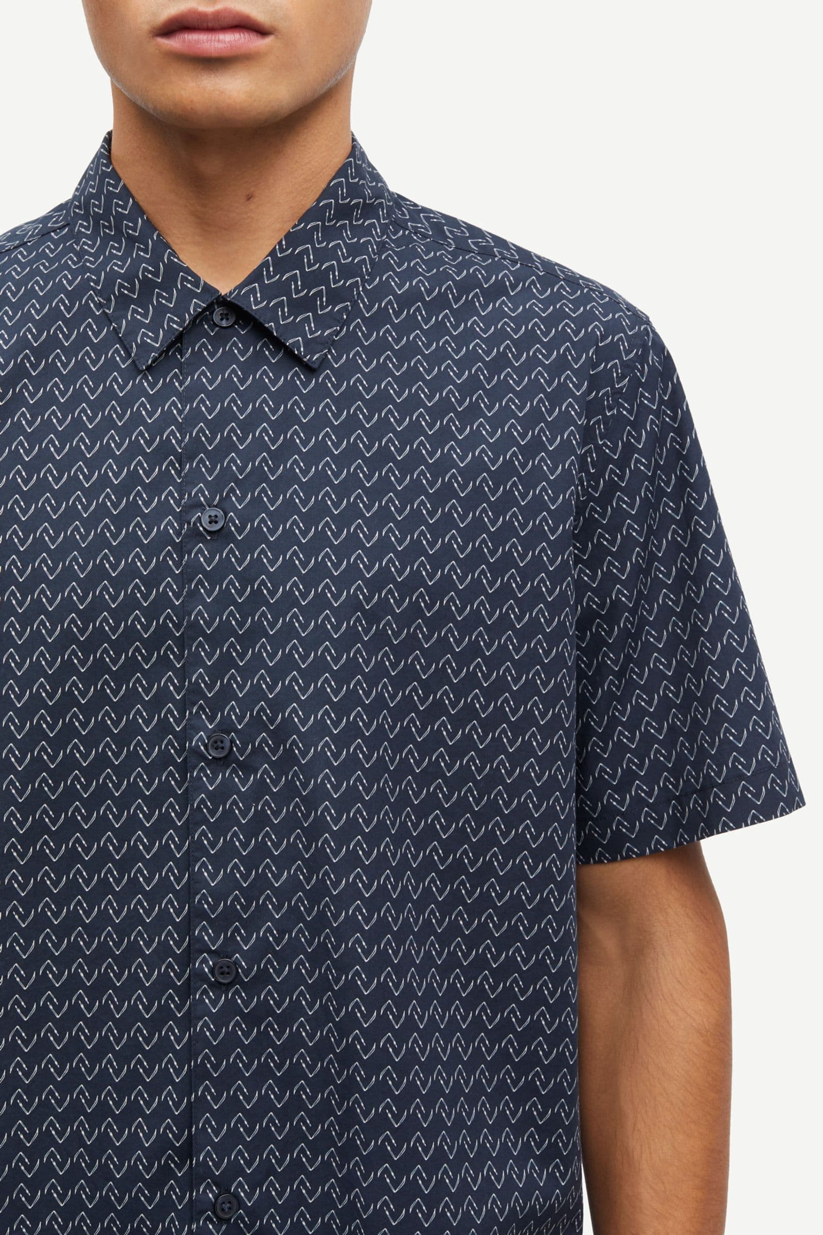 Saavan JX shirt 15695 Arrow print salute