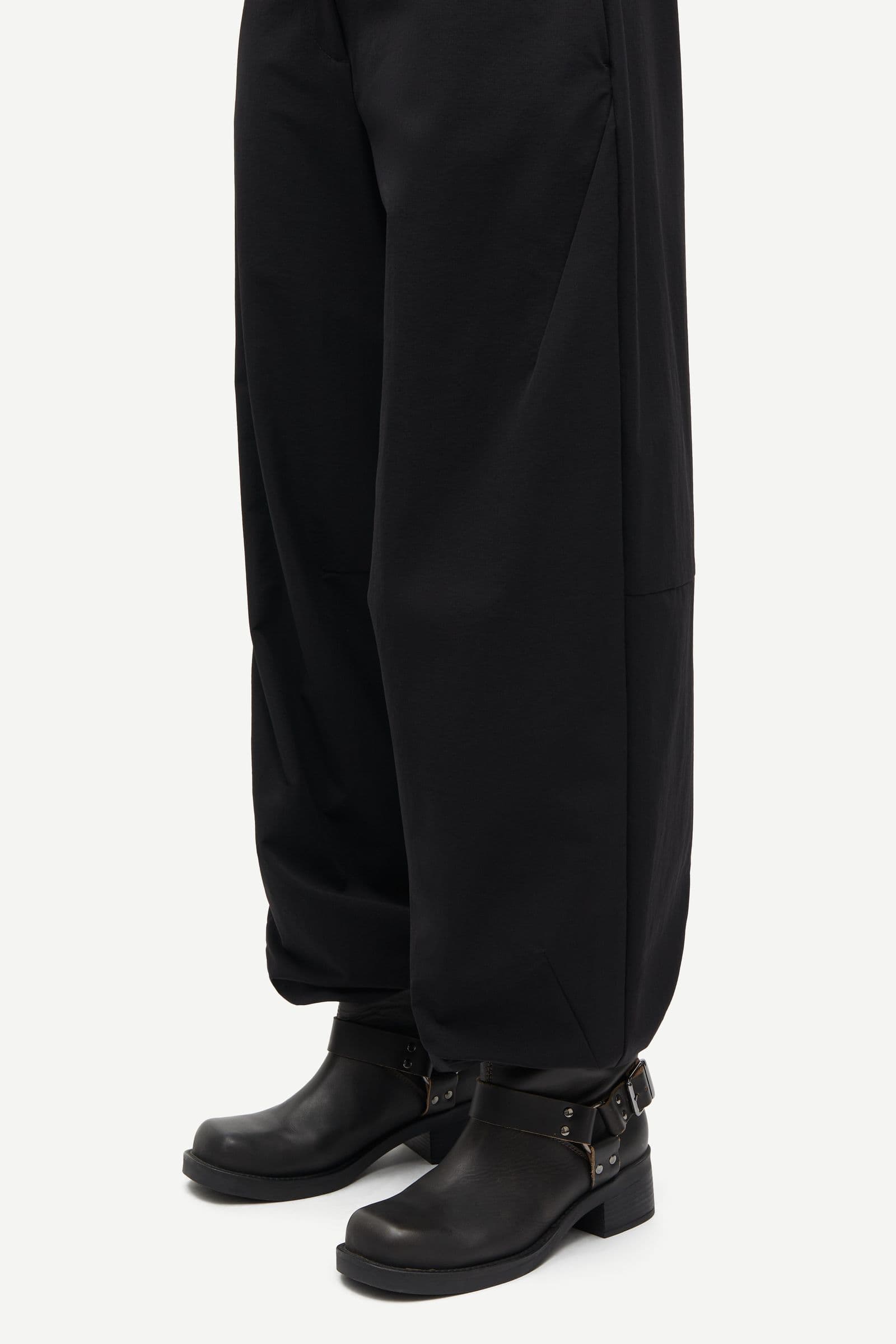 Saheavens trousers 15913 Black