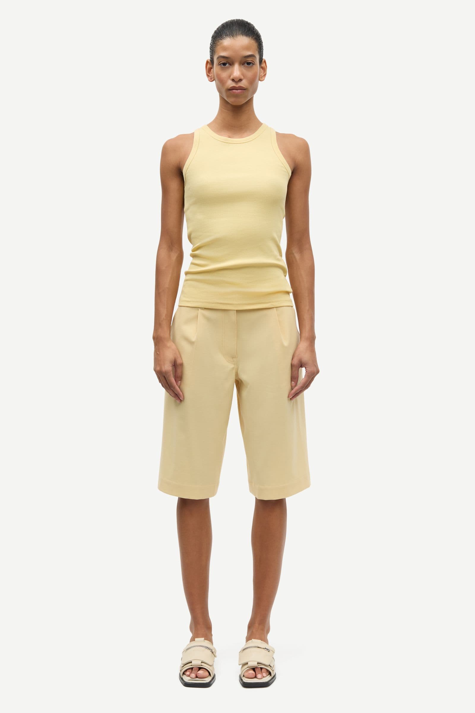 Saharper pleat shorts 16054 STRAW