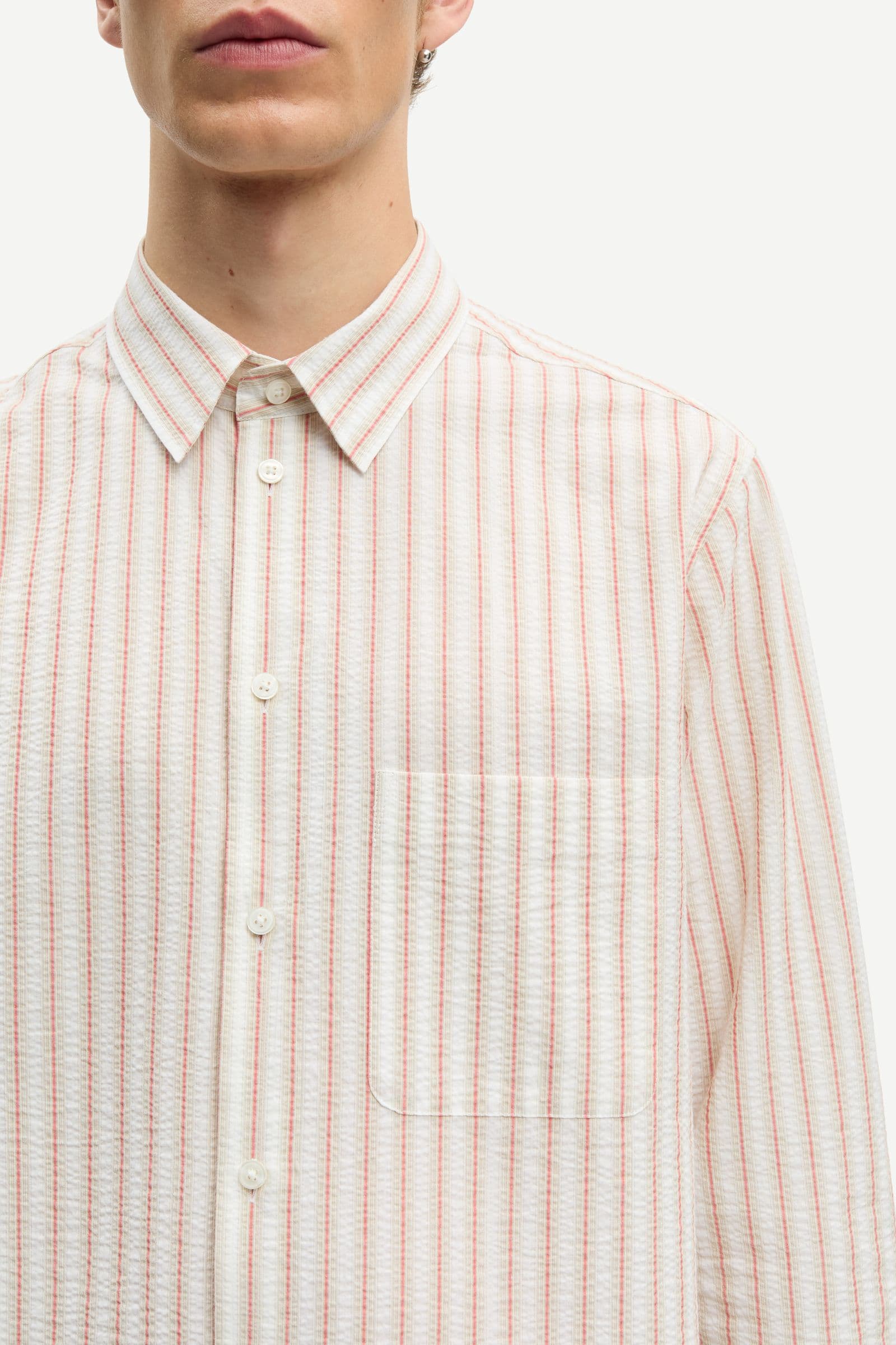 Saryan J shirt 15506 Aurora Red St.