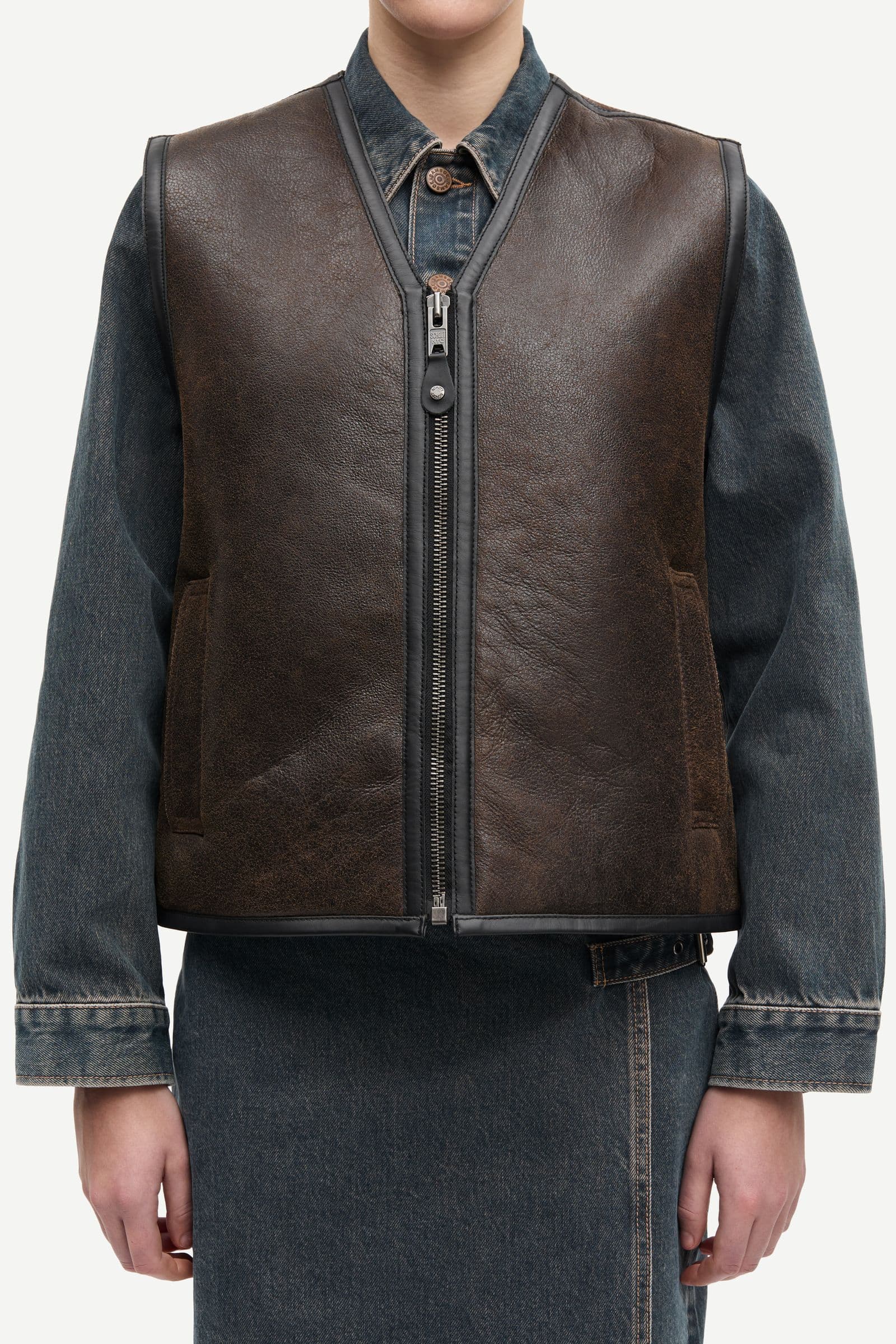 Safreya vest 15692 Dark brown crackled