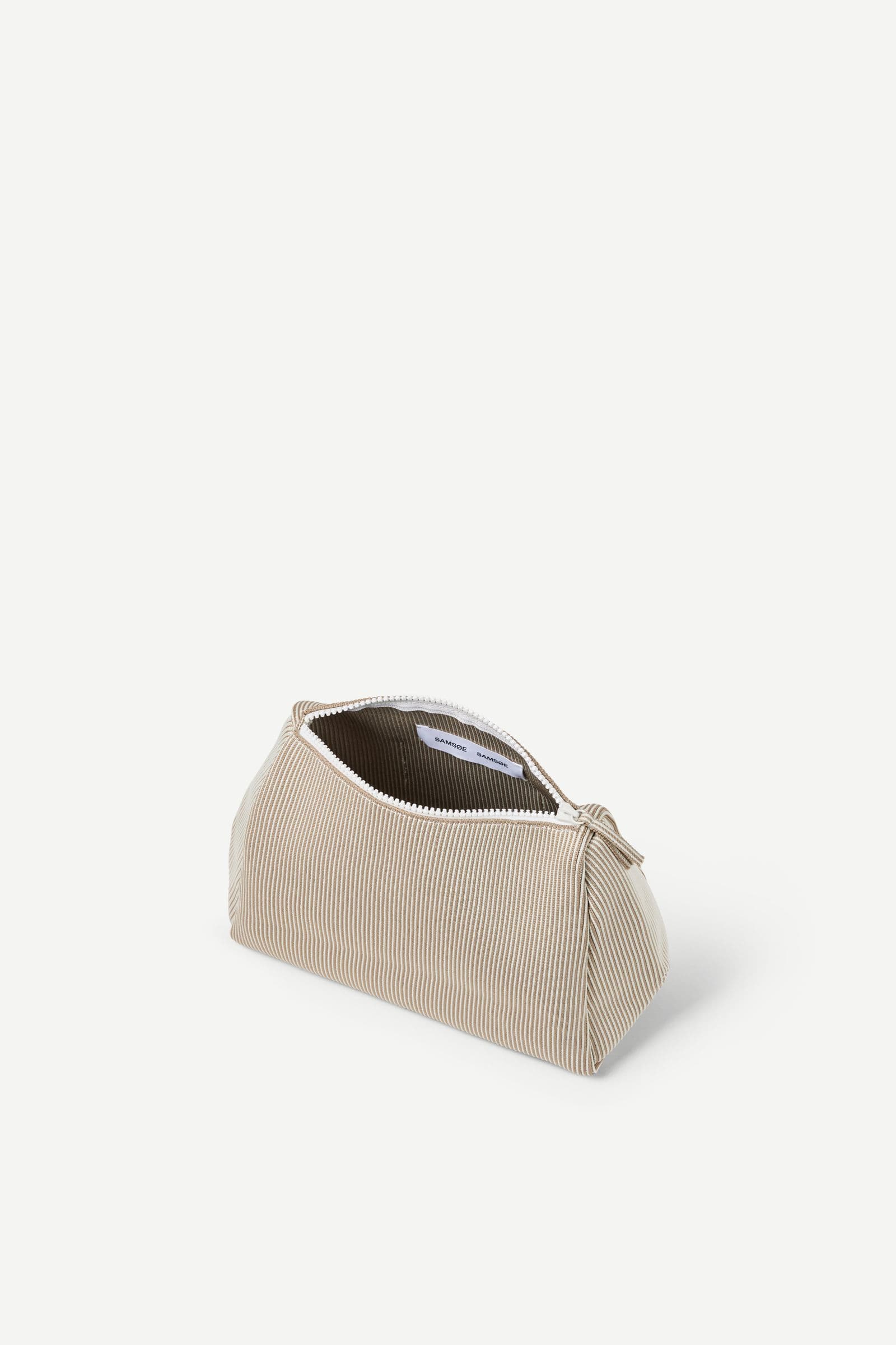 Samira pouch 15948 Silver Fern St.