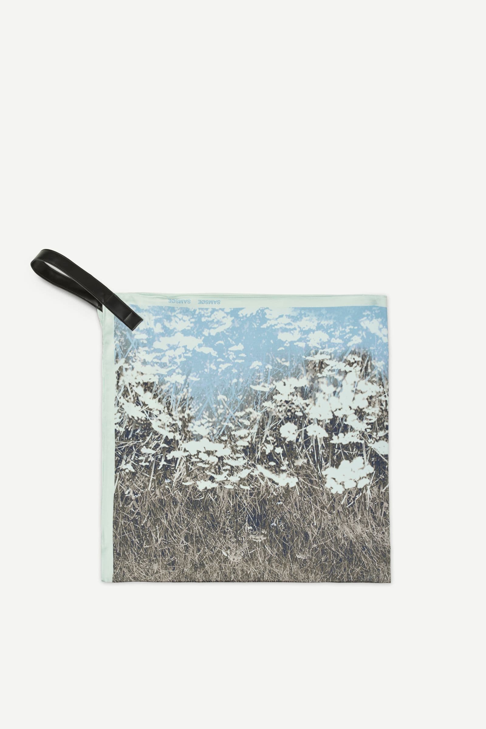 Saelli bag scarf 16034 Hazy Fields